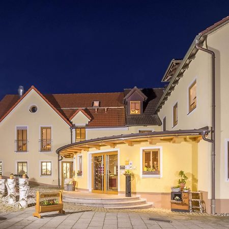 Landhotel Zum Goldenen Kreuz Moosbach  Exterior foto
