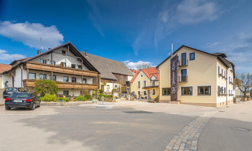 Landhotel Zum Goldenen Kreuz Moosbach  Exterior foto