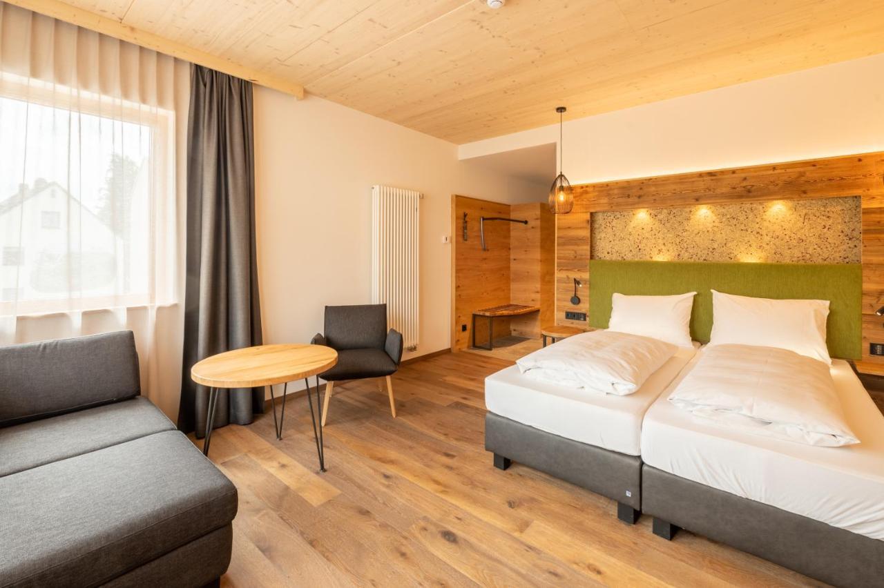 Landhotel Zum Goldenen Kreuz Moosbach  Exterior foto