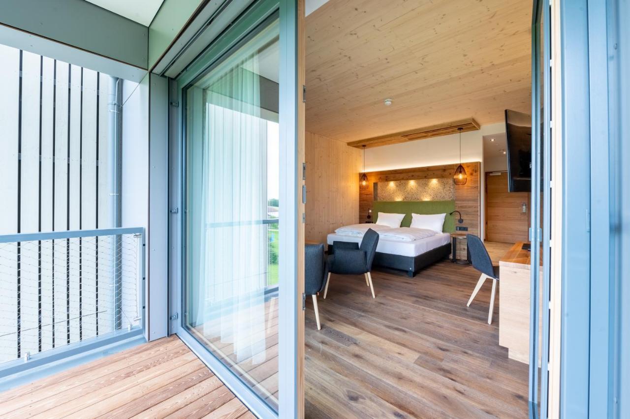 Landhotel Zum Goldenen Kreuz Moosbach  Exterior foto